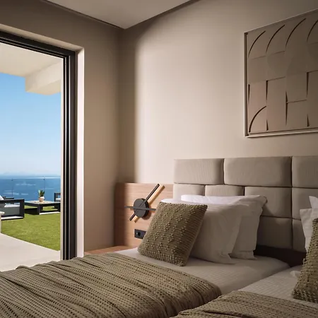 Elpida Luxury Villa, With Infinity Pool & Whirlpool, By Thinkvilla Skinaria